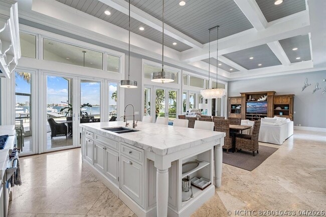2941 Lake Dr