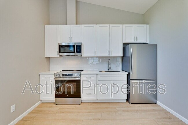 Photo - 370 Camille Ct