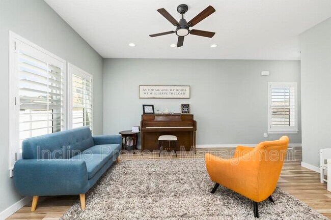 4438 E Hurstbourne Dr