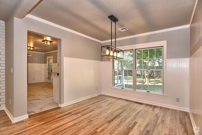 Building Photo - Remodeled SINGLE Story Located in a cul-de... Rental