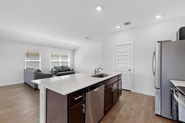 Photo - 322 Pedernales Ln