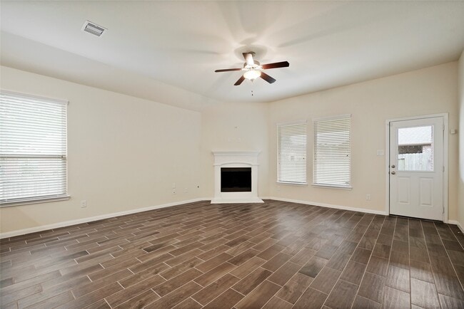 Photo - 1403 Holly Chase Dr