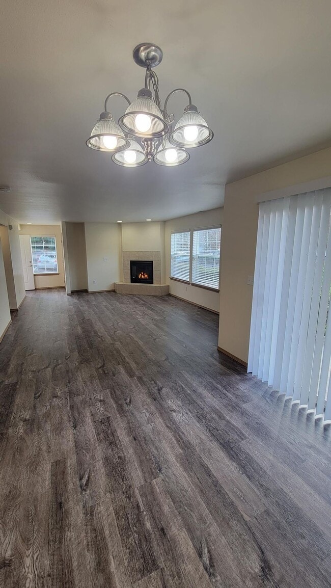 Photo - Sumner Square