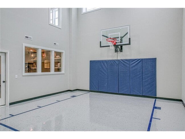 Photo - 9733 8th St N