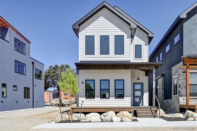 Photo - 424 Pinon St