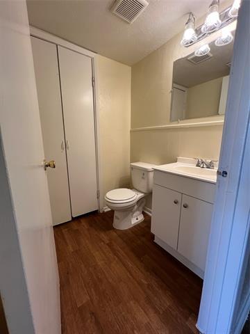 Photo - 5221 Grovewood St