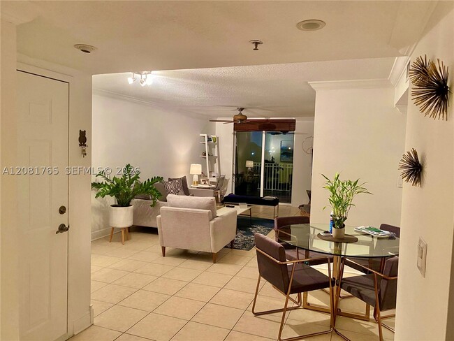 Building Photo - 1650 Coral Wy Unit 504