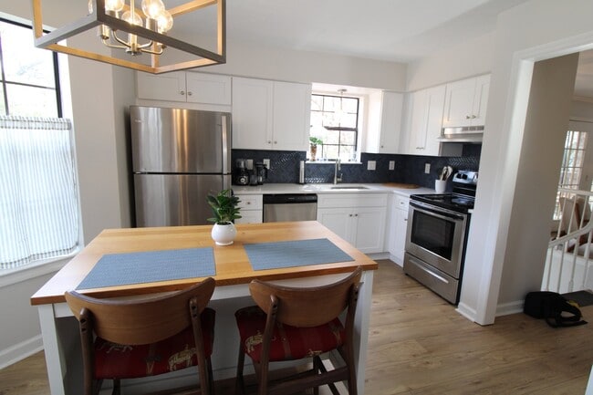 Photo - 515 Chesterfield Ave