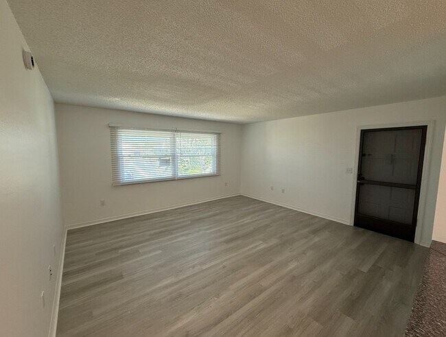 Photo - 5800 Hollywood Blvd