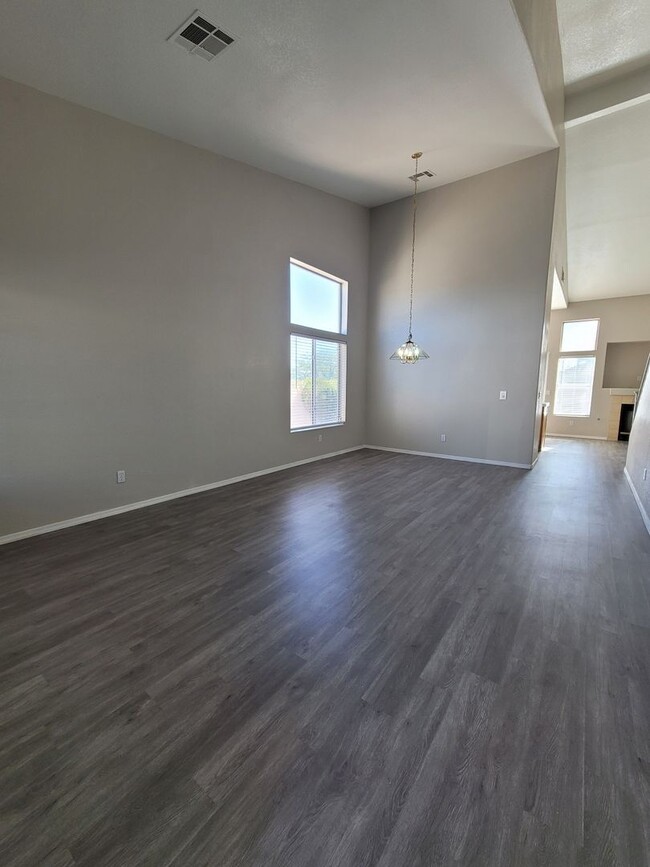 Photo - Beautiful 4 Bedroom Home in Green Valley