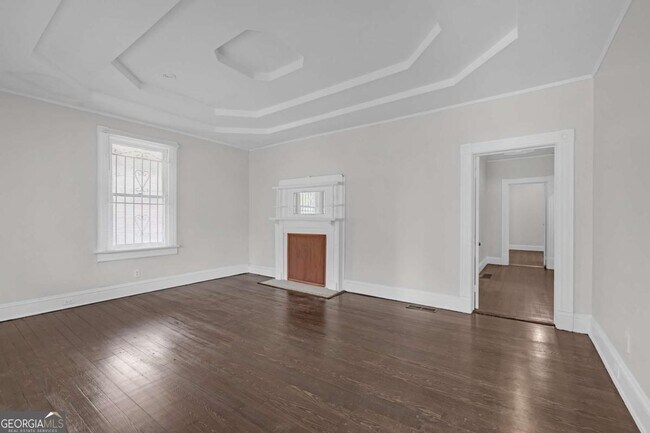 Photo - 660 Queen St SW