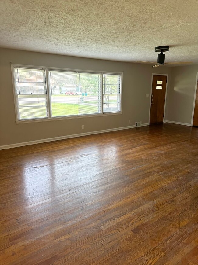 Photo - Perfect Home Near MSU and Mercy Hospital