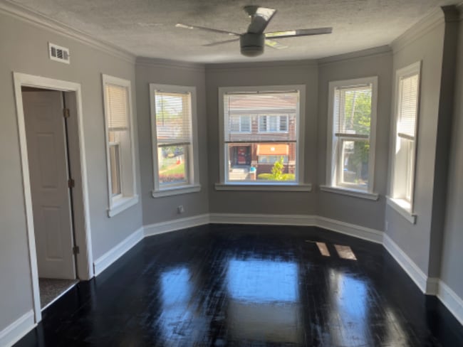 Photo - 10600 S Prairie Ave Unit 2