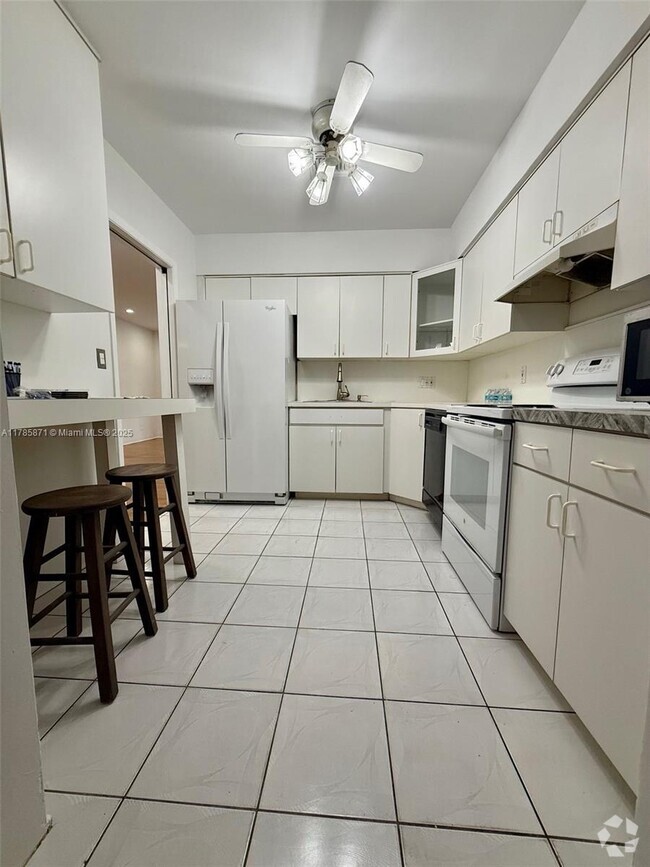 Building Photo - 8670 SW 28th St Rental