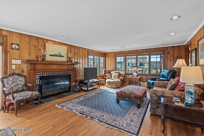 262 Sunset Ln