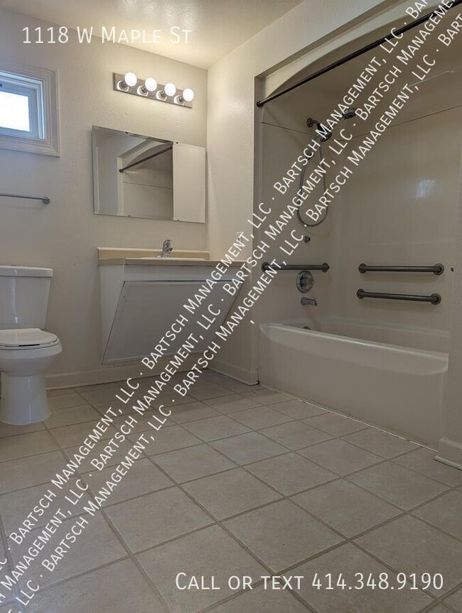 Photo - 1118 W Maple St