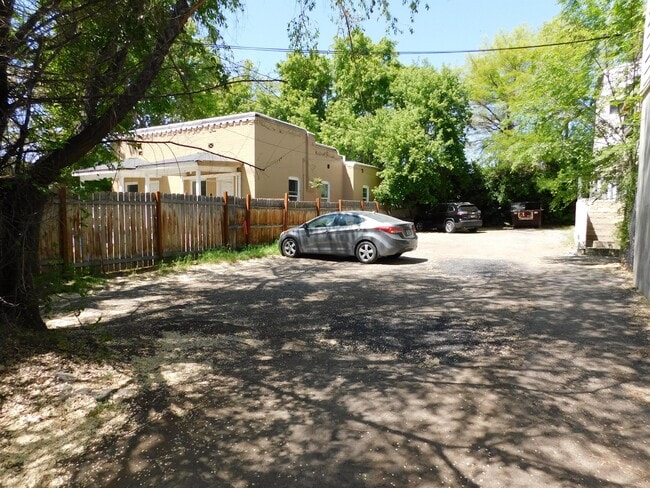 Photo - 560-564 S 600 E