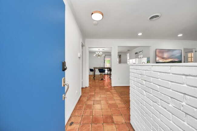 Photo - 5139 Beechnut St