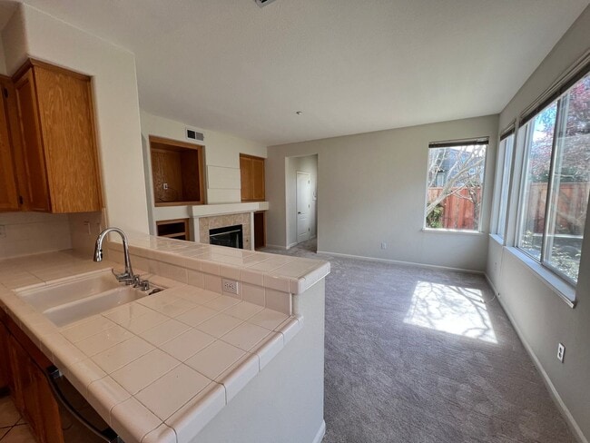 Photo - SPACIOUS FOUR BEDROOM HOUSE IN HAMILTON