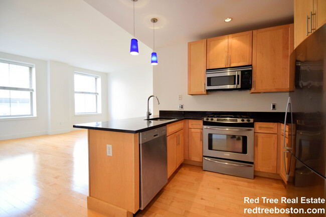 Photo - 181 Essex St Unidad 302 Rental