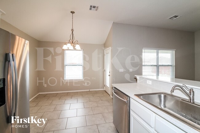 Photo - 1321 SE 17th St