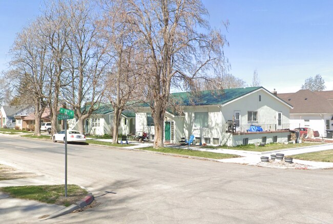 Photo - 418 W 13th St