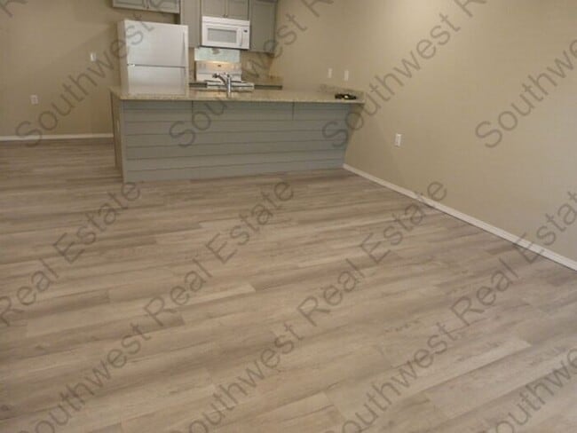 Photo - Modern 3 bedroom 2 bath apartment