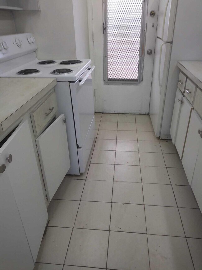 Photo - 300 NE 191st St Unit 217
