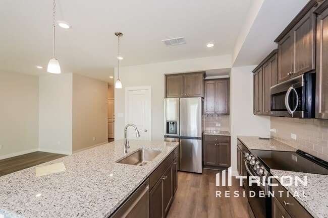 Photo - 2533 Finch Holw Dr