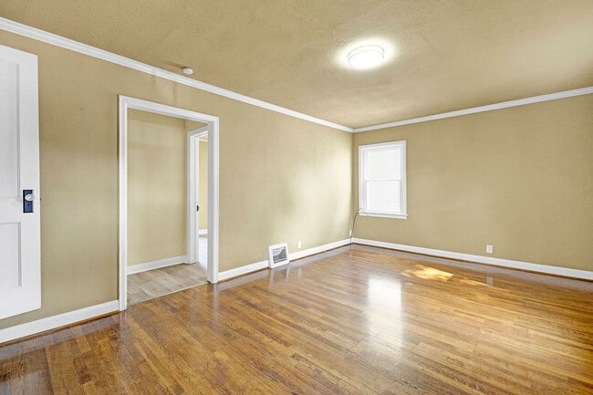Photo - 3BR Cottage with Large Backyard, Garage and a Basement!