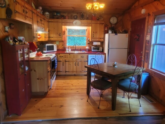 Photo - 546 Saddle Gap Dr