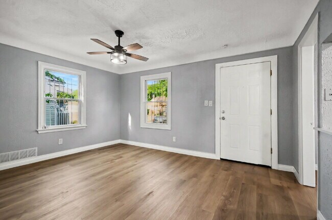 Photo - Charming & Updated 3-Bedroom Home in Detroit!
OWNER SPECIAL-$500 off first months rent