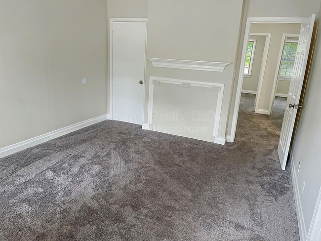 Photo - 195 Hedges St SE