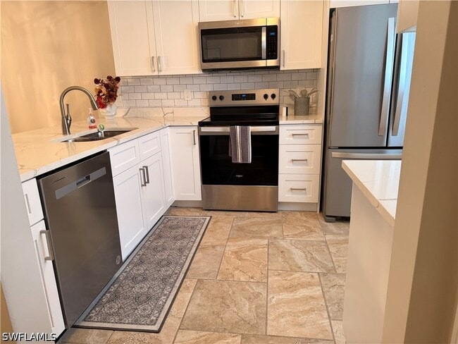 Building Photo - 17454 Blueberry Hill Dr Unit B