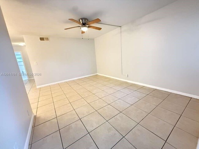 Photo - 606 S C St Unit 103