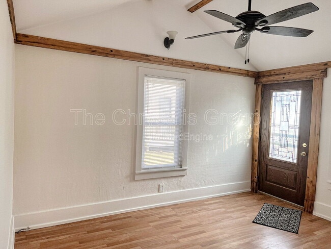 Photo - 537 1/2 Bucklin St