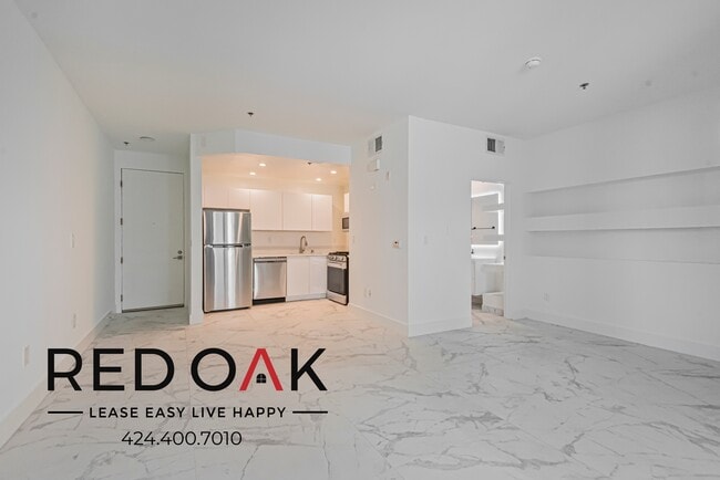 Photo - 8811 Burton Way Unidad 216