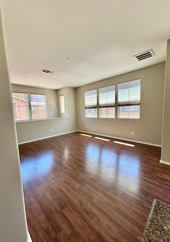 Photo - 1415 Calabria St