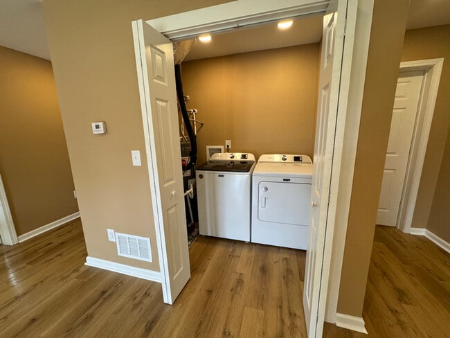 Photo - 5026 Young Rd