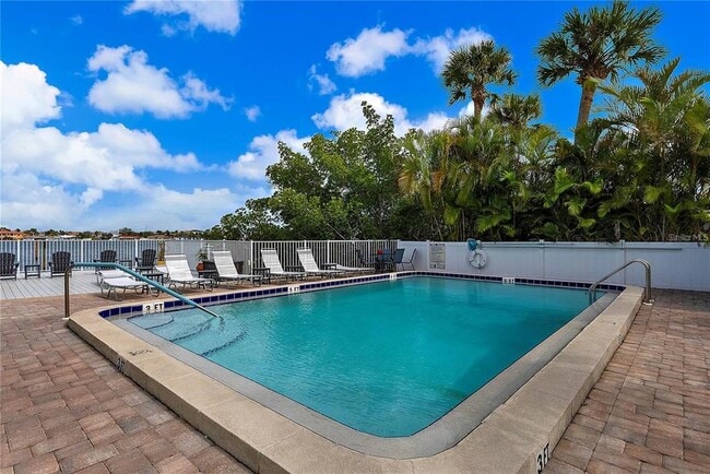 1859 Shore Dr S Unit 309