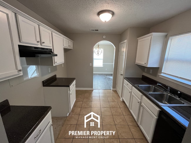 Photo - Spacious 3BR Memphis Home w/ Vaulted Ceilings, Fireplace & 2-Car Garage