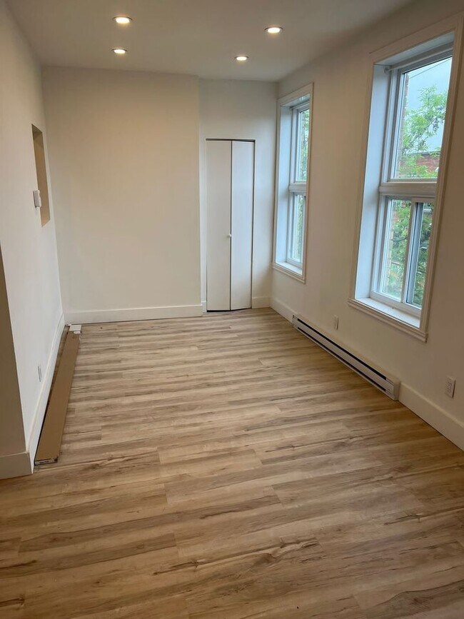 Photo - 1896 Rue Joliette Unit 1898