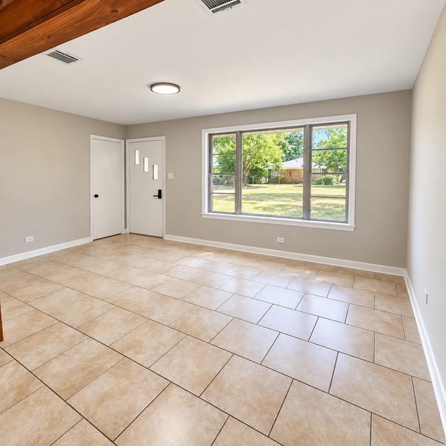 Photo - 207 Rosewood Dr