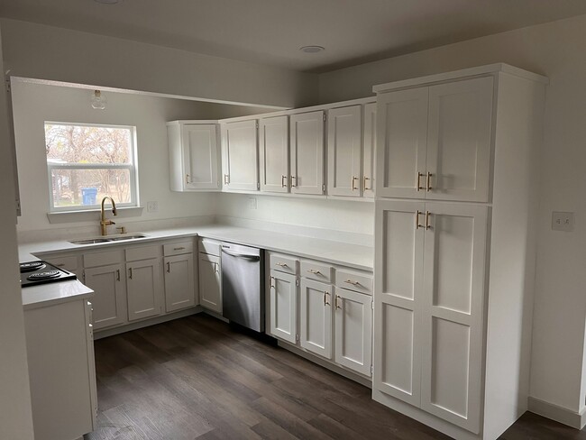 Photo - 5619 Cold Water Trail