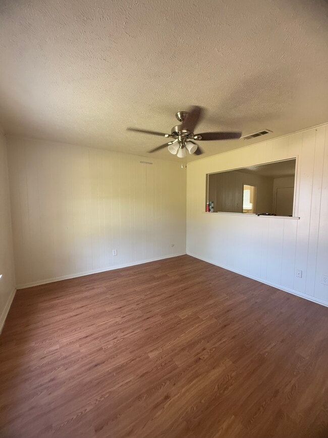 Photo - 3493 Country Club Rd