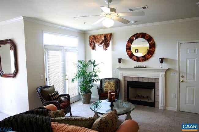 825 Beverly Way Unit C