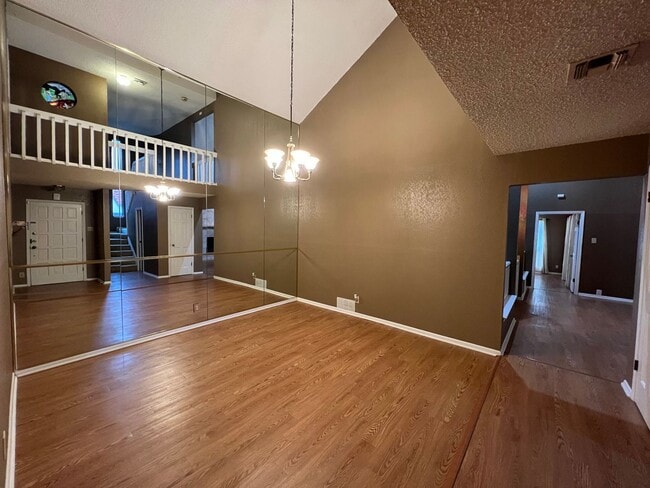 Photo - *COMING SOON!* 2 Bedroom Garden Style Villa Home In A Prime Location – Near Shopping & Dining!