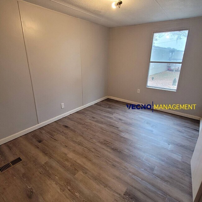 Photo - 3525 E Main St