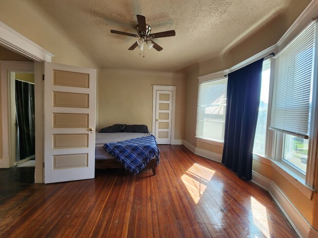 Photo - 3444 Price Ave