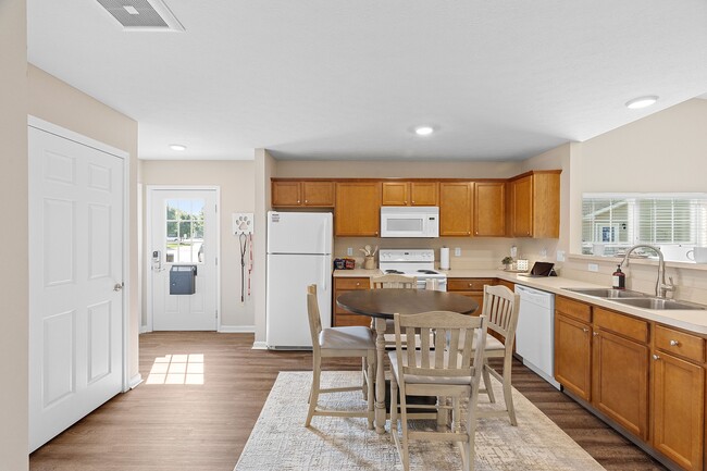 Photo - Redwood Pataskala